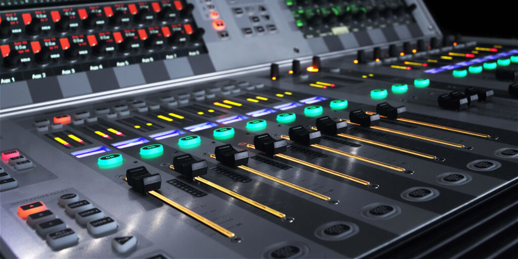 mixer
geluid huren
verhuur
speakers huren
boxen